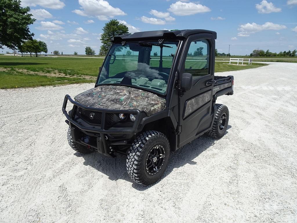 Image of John Deere XUV 835R Primary image