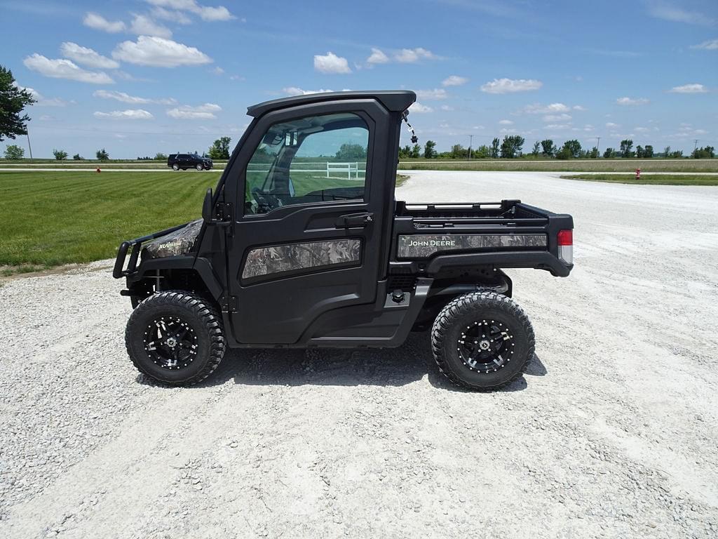 Image of John Deere XUV 835R Primary image