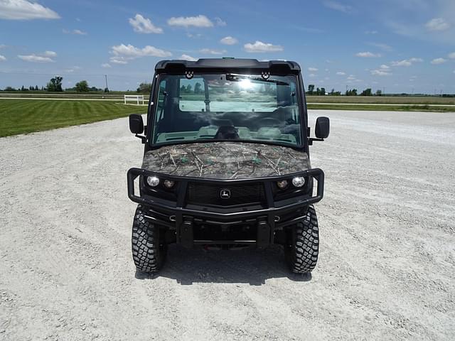 Image of John Deere XUV 835R equipment image 1