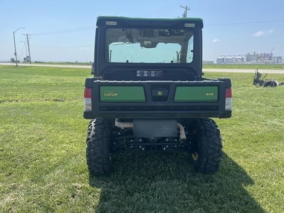 Image of John Deere XUV 835R equipment image 4