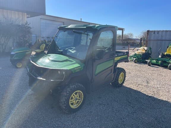 Image of John Deere XUV 835R equipment image 3