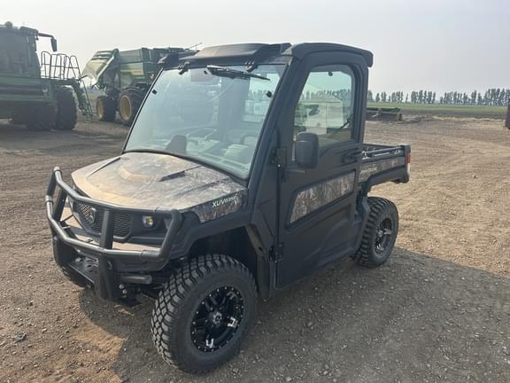 Image of John Deere XUV 835R equipment image 1