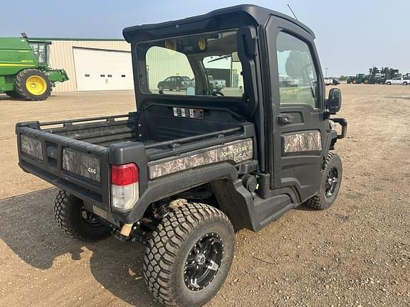 Image of John Deere XUV 835R equipment image 4