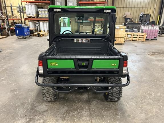 Image of John Deere XUV 835R equipment image 3