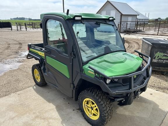 Image of John Deere XUV 835R equipment image 1