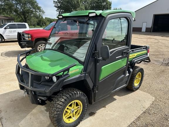 Image of John Deere XUV 835R equipment image 2