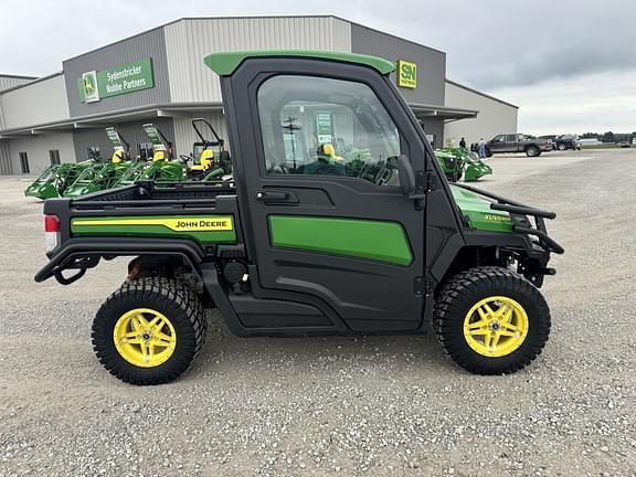 Image of John Deere XUV 835R Primary image