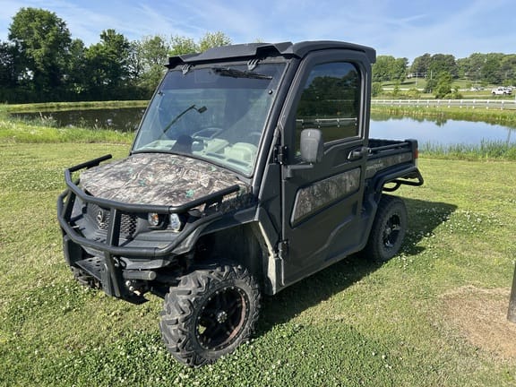 2023 John Deere XUV 835R Equipment Image0