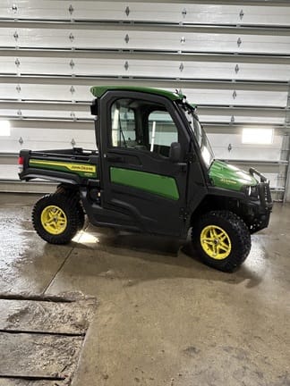 2023 John Deere XUV 835R Equipment Image0