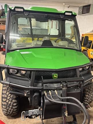 Image of John Deere XUV 835R Primary image