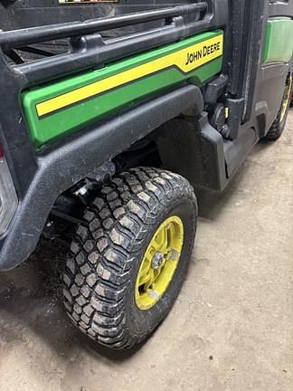 Image of John Deere XUV 835R equipment image 4