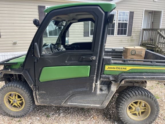 Image of John Deere XUV 835R Primary image