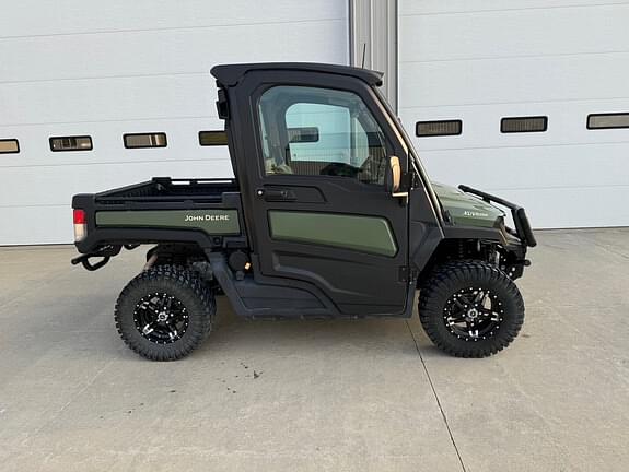 Image of John Deere XUV 835R equipment image 3