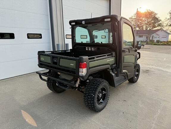 Image of John Deere XUV 835R equipment image 4