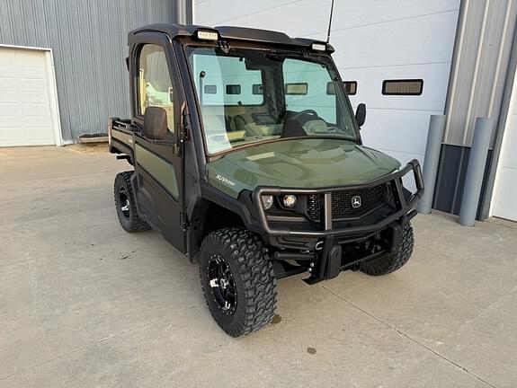 Image of John Deere XUV 835R equipment image 2