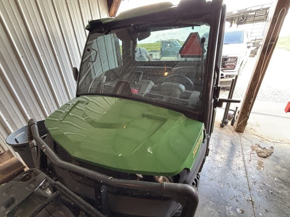 Image of John Deere XUV 835R Primary image
