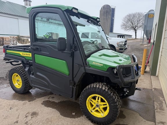2023 John Deere XUV 835R Equipment Image0