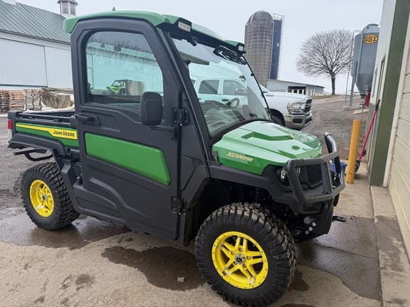 Image of John Deere XUV 835R Primary image