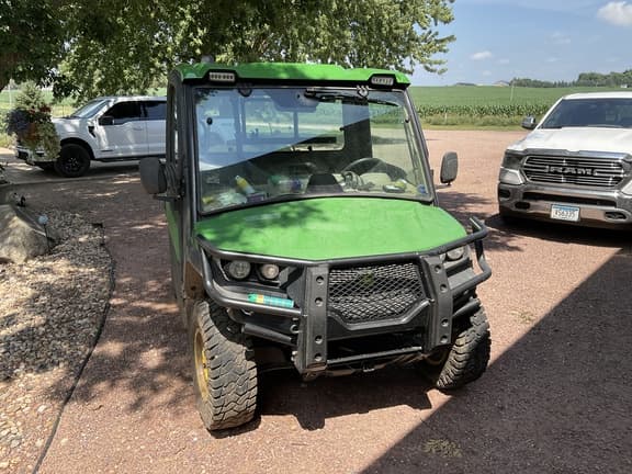 Image of John Deere XUV 835R equipment image 3