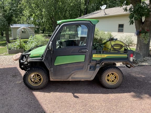 Image of John Deere XUV 835R equipment image 4