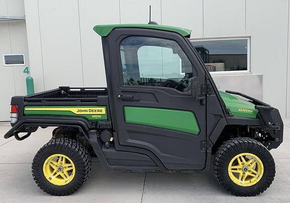 Image of John Deere XUV 835R equipment image 1