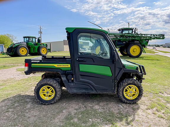 Image of John Deere XUV 835R equipment image 3