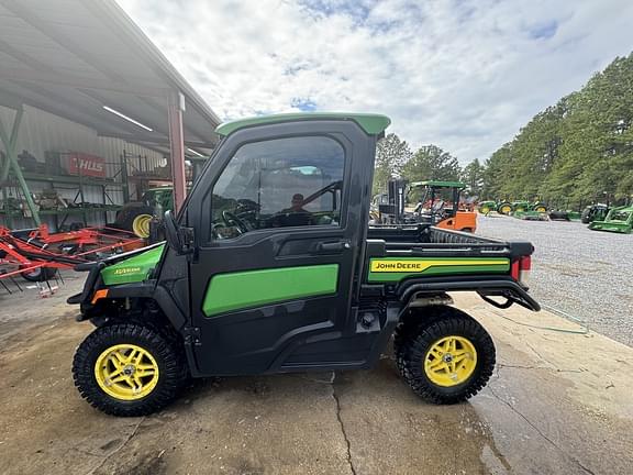 Image of John Deere XUV 835R equipment image 1