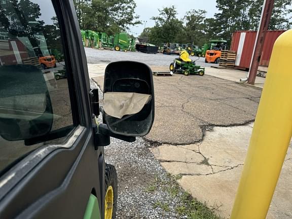 Image of John Deere XUV 835R equipment image 2