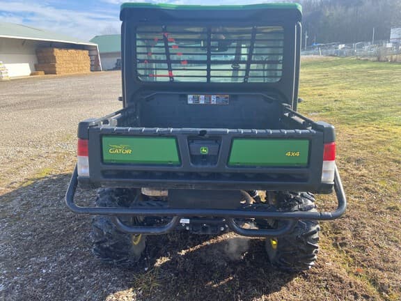 Image of John Deere XUV 835R equipment image 3