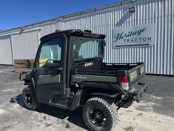 Image of John Deere XUV 835R equipment image 1