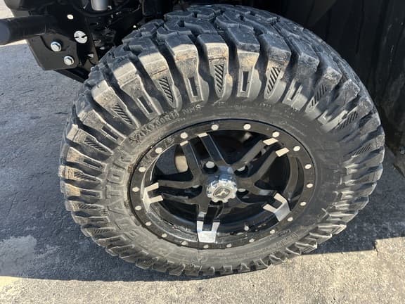 Image of John Deere XUV 835R equipment image 4