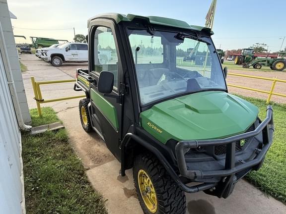 Image of John Deere XUV 835R equipment image 2