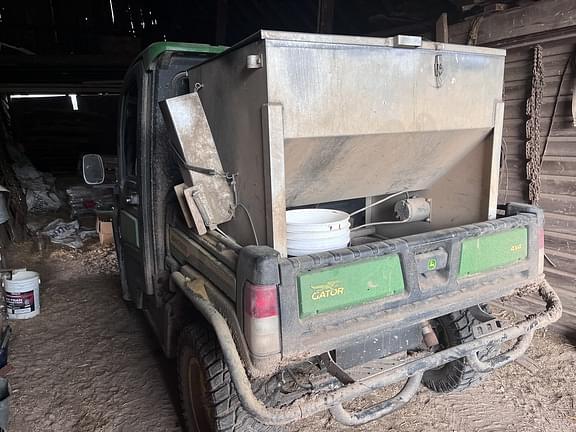 Image of John Deere XUV 835R equipment image 3