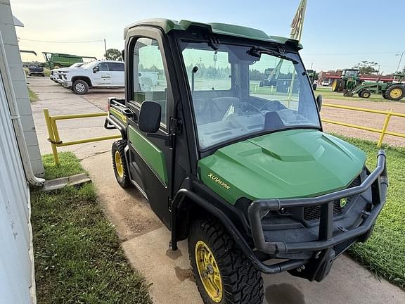 Image of John Deere XUV 835R equipment image 2
