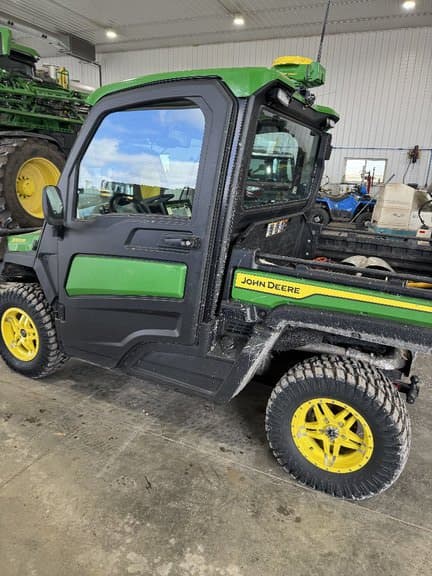 Image of John Deere XUV 835R equipment image 1