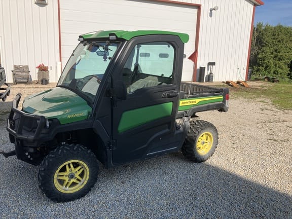 2023 John Deere XUV 835R Equipment Image0