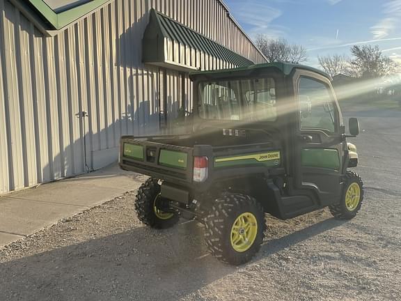 Image of John Deere XUV 835R equipment image 3