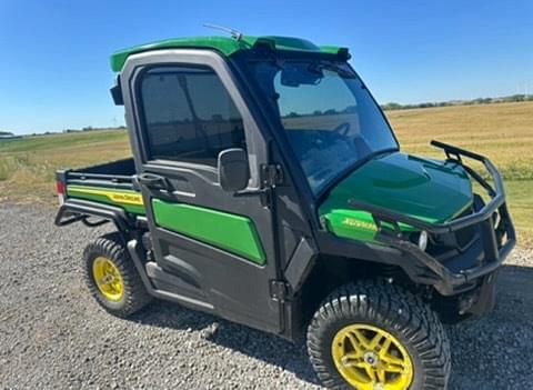 Image of John Deere XUV 835R equipment image 1