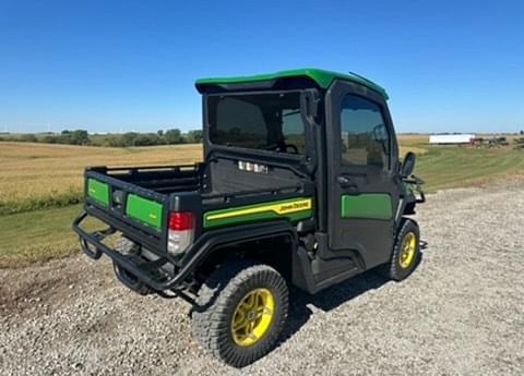 Image of John Deere XUV 835R equipment image 2