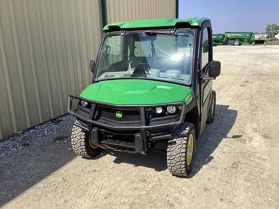 Image of John Deere XUV 835R equipment image 2