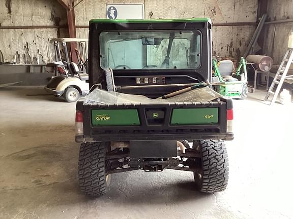 Image of John Deere XUV 835R equipment image 4