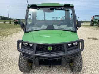 Image of John Deere XUV 835R equipment image 1