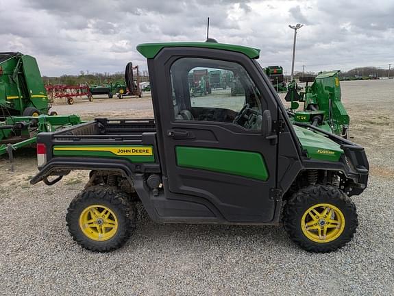 Image of John Deere XUV 835R equipment image 1