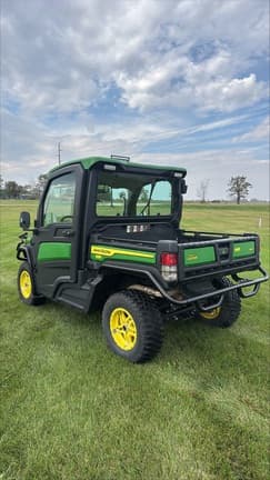 Image of John Deere XUV 835R equipment image 3