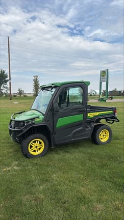 Image of John Deere XUV 835R equipment image 4