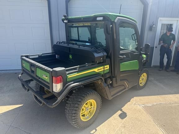 Image of John Deere XUV 835R equipment image 2