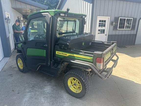 Image of John Deere XUV 835R equipment image 3