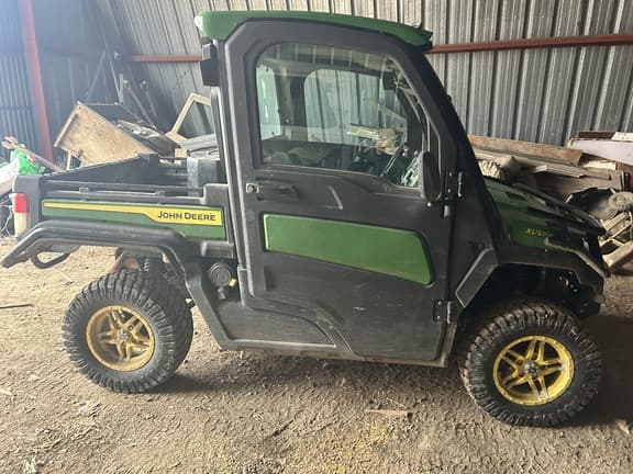 Image of John Deere XUV 835R equipment image 1