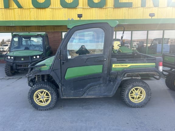 Image of John Deere XUV 835R equipment image 1