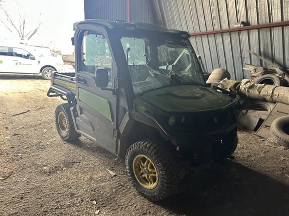 Image of John Deere XUV 835R Primary image